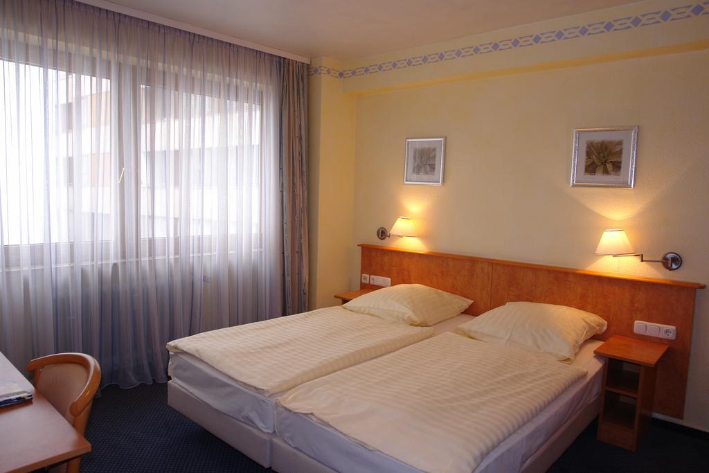 Cityhotel Primavera Trier Room photo